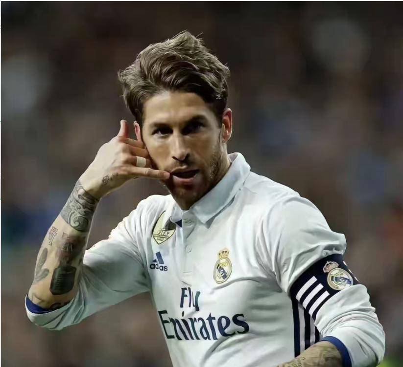 安切洛蒂执教过的最强阵容！五位金球奖得主齐聚一堂，这套阵容到底有多强？