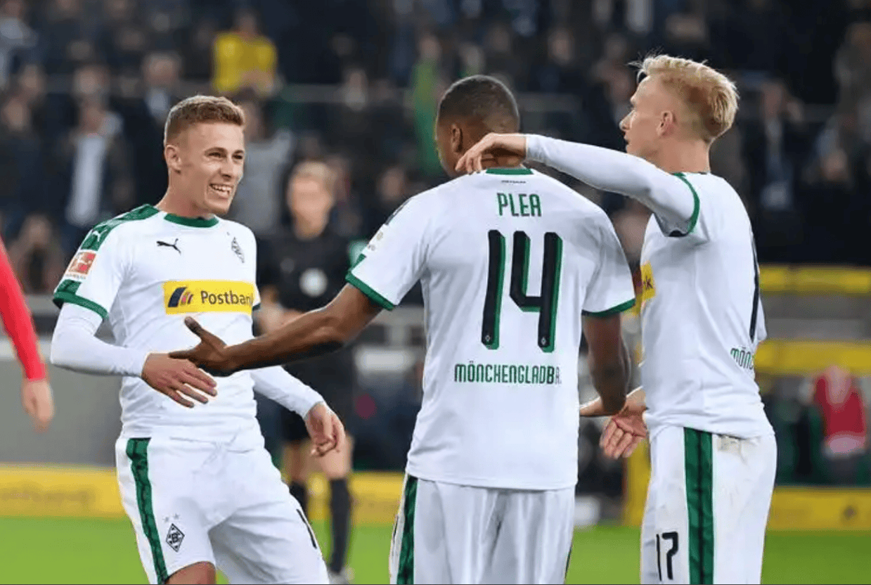 德甲周六023迎来焦点对决，门兴格拉德巴赫坐镇普鲁士公园球场迎战勒沃库森